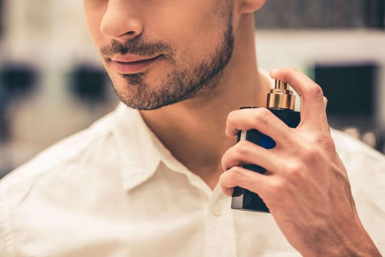  Parfüm nasıl uzun süre etkili bırakılır?